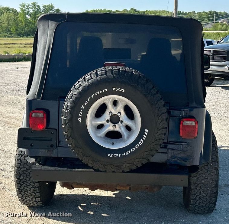 image for item EK8060 2004 Jeep Wrangler X SUV