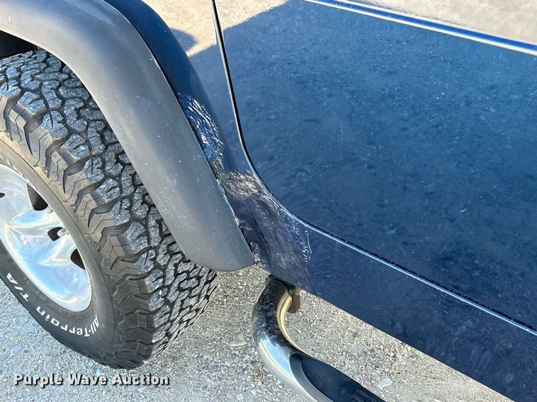 image for item EK8060 2004 Jeep Wrangler X SUV