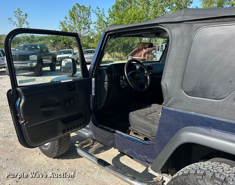 image for item EK8060 2004 Jeep Wrangler X SUV