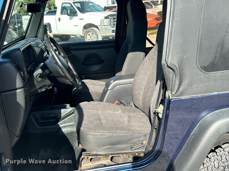 image for item EK8060 2004 Jeep Wrangler X SUV