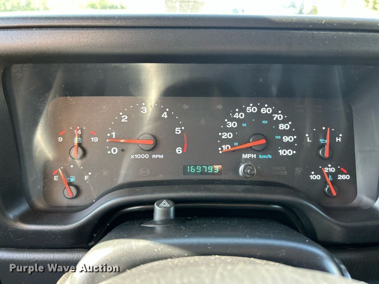 image for item EK8060 2004 Jeep Wrangler X SUV