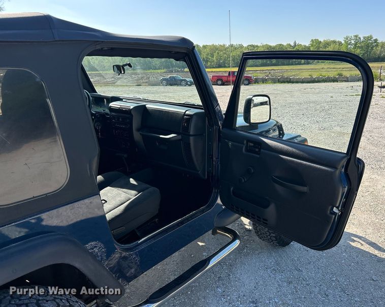 image for item EK8060 2004 Jeep Wrangler X SUV