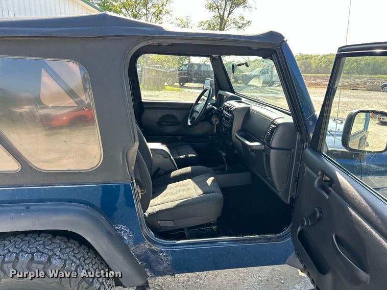 image for item EK8060 2004 Jeep Wrangler X SUV