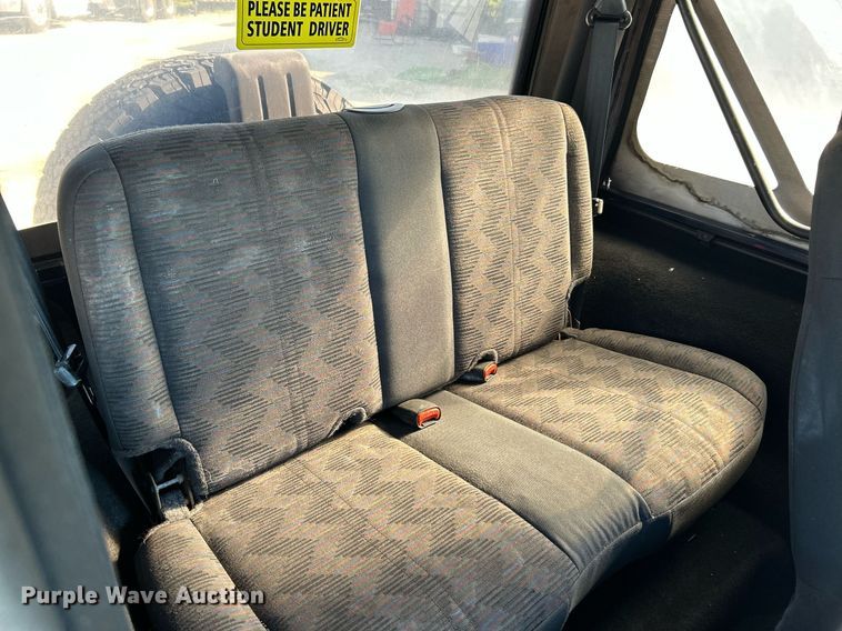 image for item EK8060 2004 Jeep Wrangler X SUV