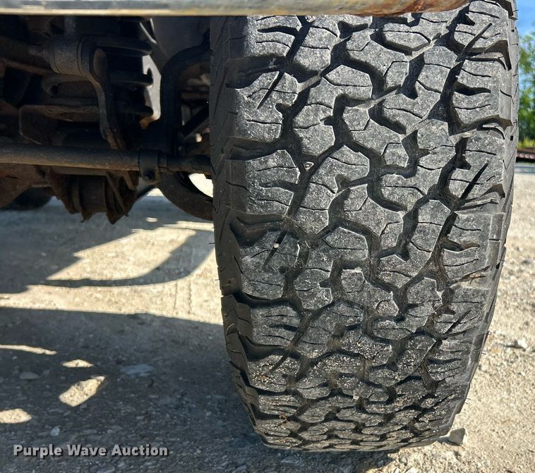 image for item EK8060 2004 Jeep Wrangler X SUV