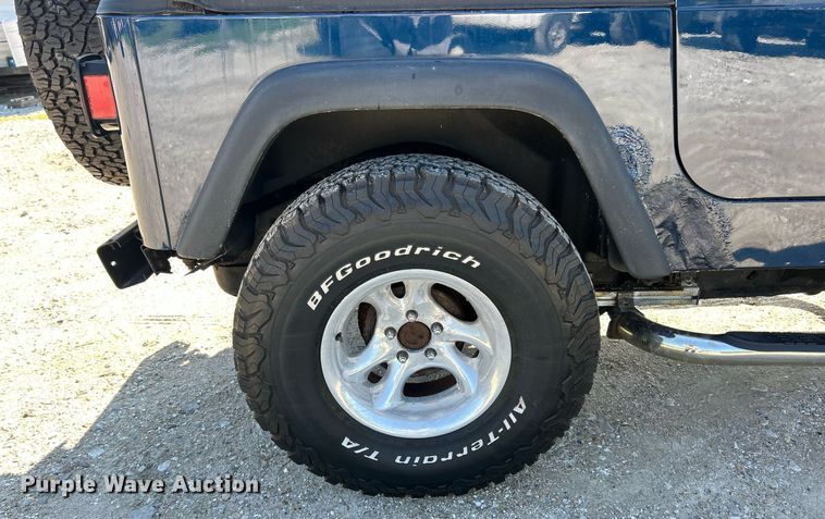 image for item EK8060 2004 Jeep Wrangler X SUV