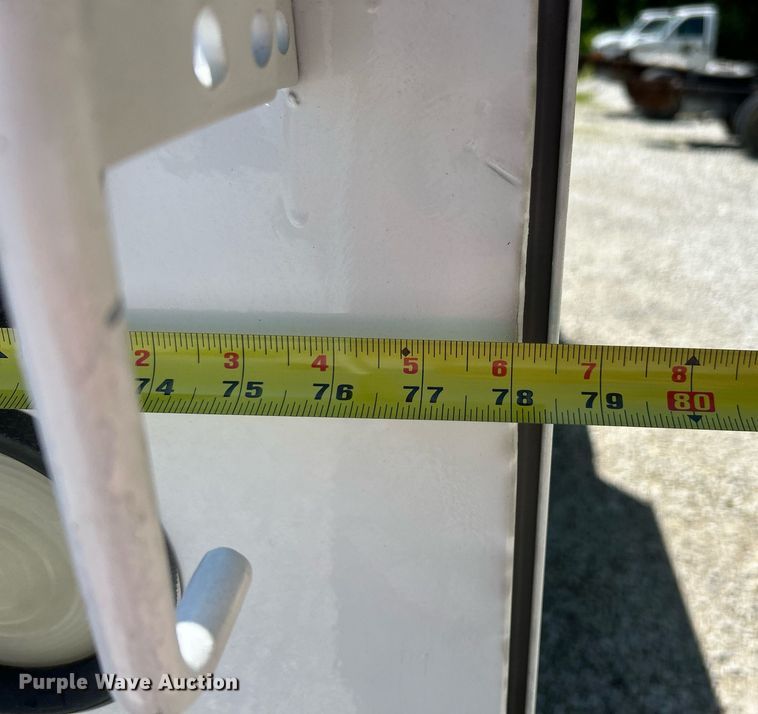 image for item EK8064 2007 GMC Sierra 2500 HD utility bed pickup truck