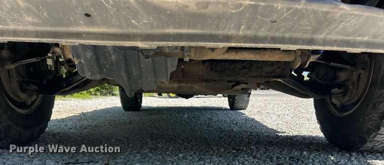 image for item EK8064 2007 GMC Sierra 2500 HD utility bed pickup truck