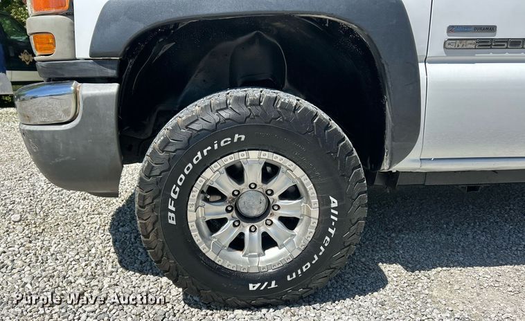 image for item EK8064 2007 GMC Sierra 2500 HD utility bed pickup truck