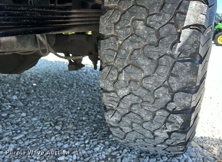 image for item EK8064 2007 GMC Sierra 2500 HD utility bed pickup truck