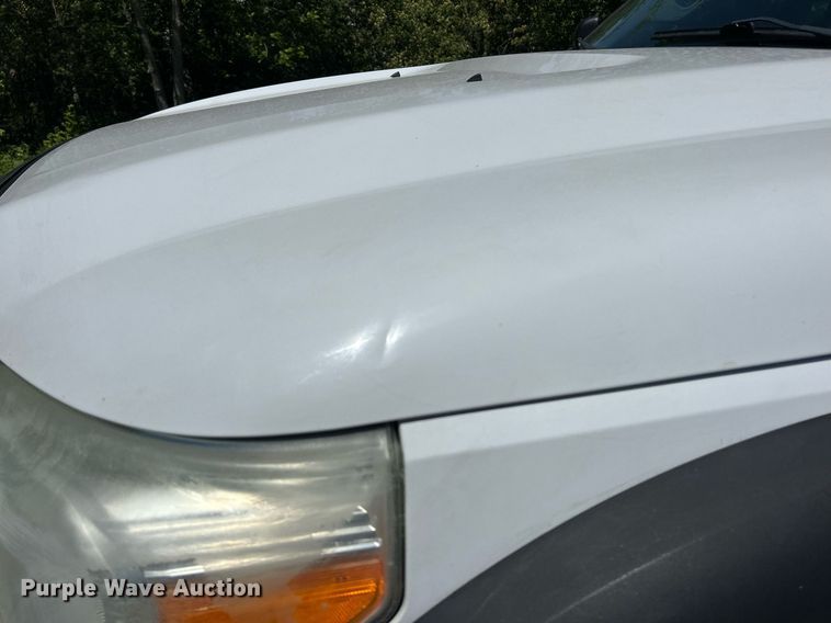 image for item EK8065 2011 Ford F550 Super Duty XLT  flatbed truck