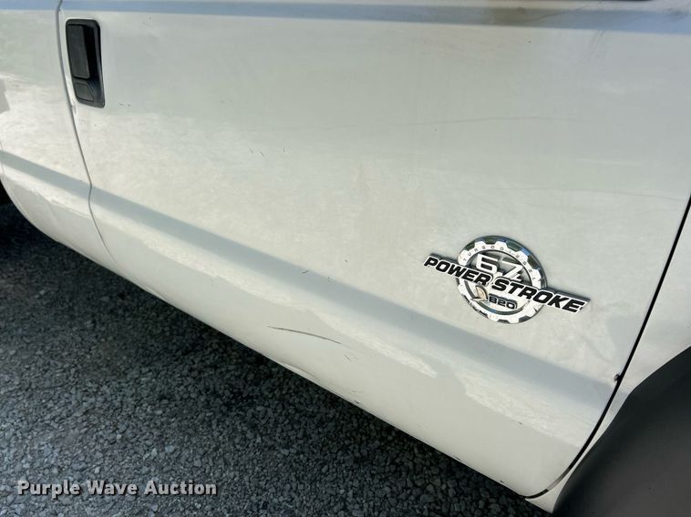 image for item EK8065 2011 Ford F550 Super Duty XLT  flatbed truck