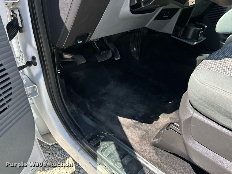 image for item EK8065 2011 Ford F550 Super Duty XLT  flatbed truck