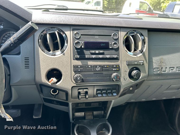 image for item EK8065 2011 Ford F550 Super Duty XLT  flatbed truck