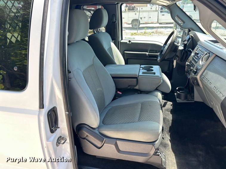 image for item EK8065 2011 Ford F550 Super Duty XLT  flatbed truck