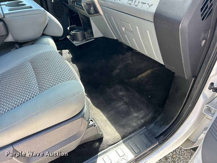 image for item EK8065 2011 Ford F550 Super Duty XLT  flatbed truck