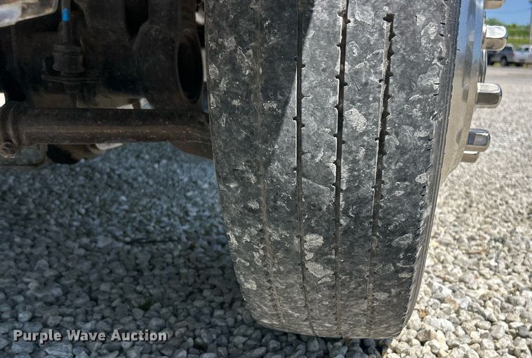 image for item EK8065 2011 Ford F550 Super Duty XLT  flatbed truck