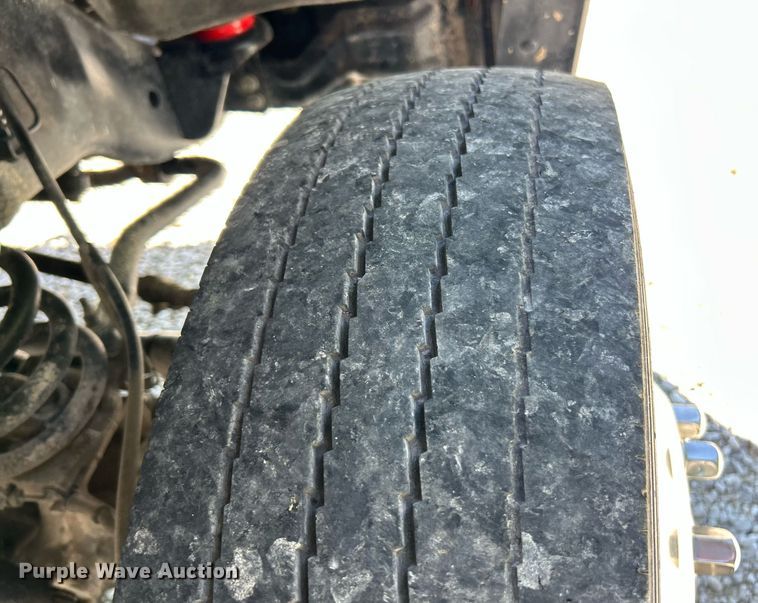 image for item EK8065 2011 Ford F550 Super Duty XLT  flatbed truck