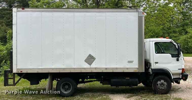 image for item EK8076 2007 UD Nissan UD1400 box truck