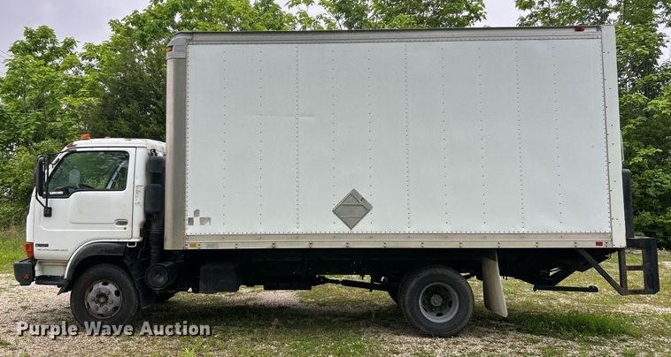 image for item EK8076 2007 UD Nissan UD1400 box truck
