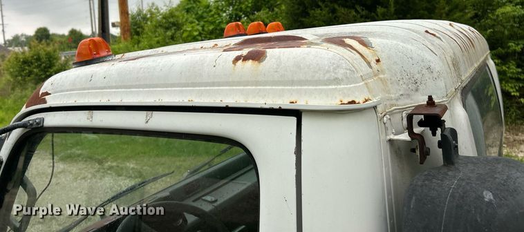 image for item EK8076 2007 UD Nissan UD1400 box truck