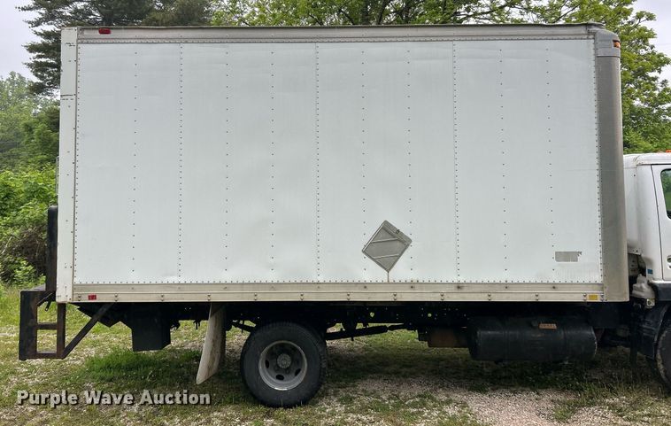 image for item EK8076 2007 UD Nissan UD1400 box truck