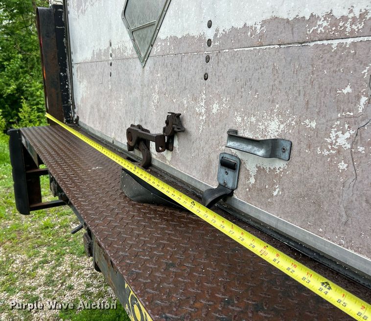 image for item EK8076 2007 UD Nissan UD1400 box truck