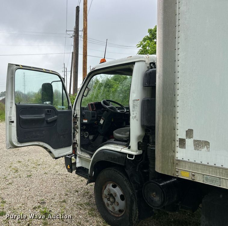 image for item EK8076 2007 UD Nissan UD1400 box truck