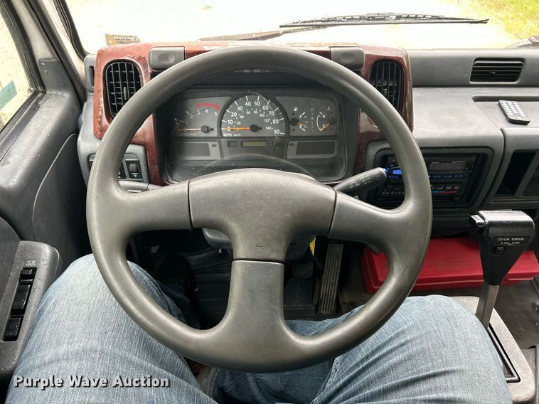 image for item EK8076 2007 UD Nissan UD1400 box truck