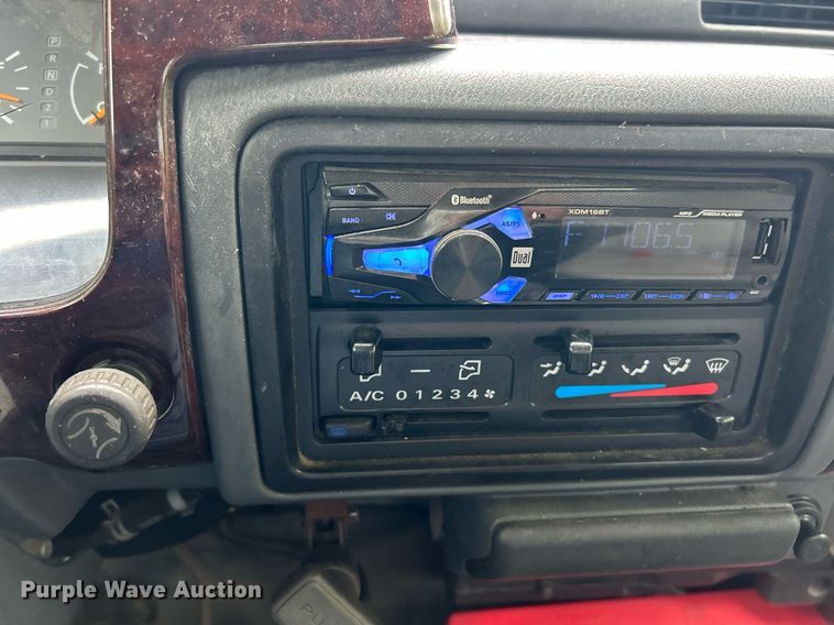 image for item EK8076 2007 UD Nissan UD1400 box truck