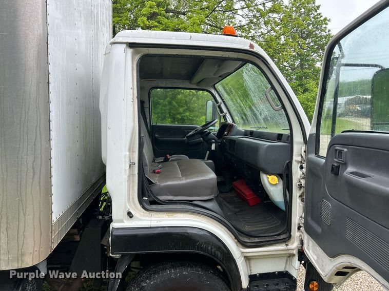 image for item EK8076 2007 UD Nissan UD1400 box truck