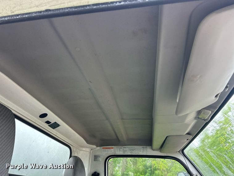 image for item EK8076 2007 UD Nissan UD1400 box truck