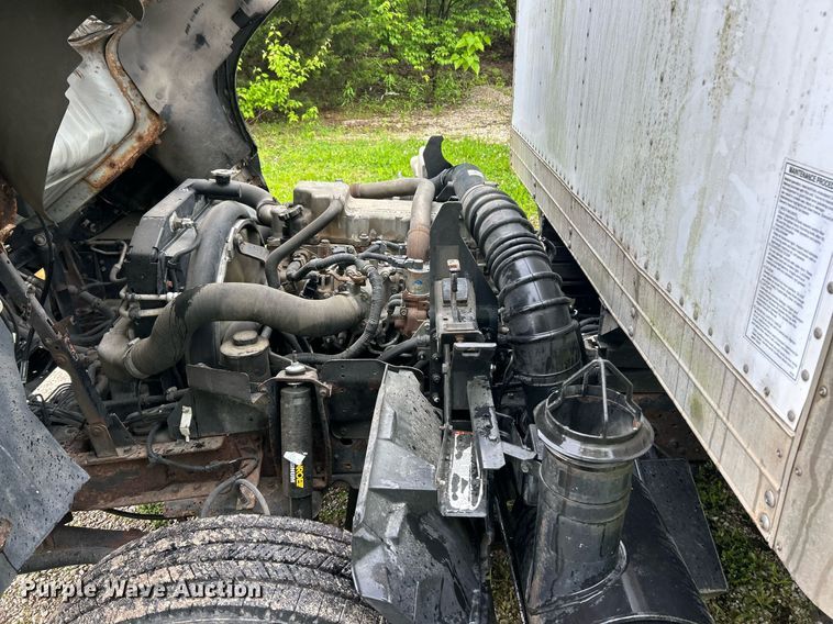 image for item EK8076 2007 UD Nissan UD1400 box truck