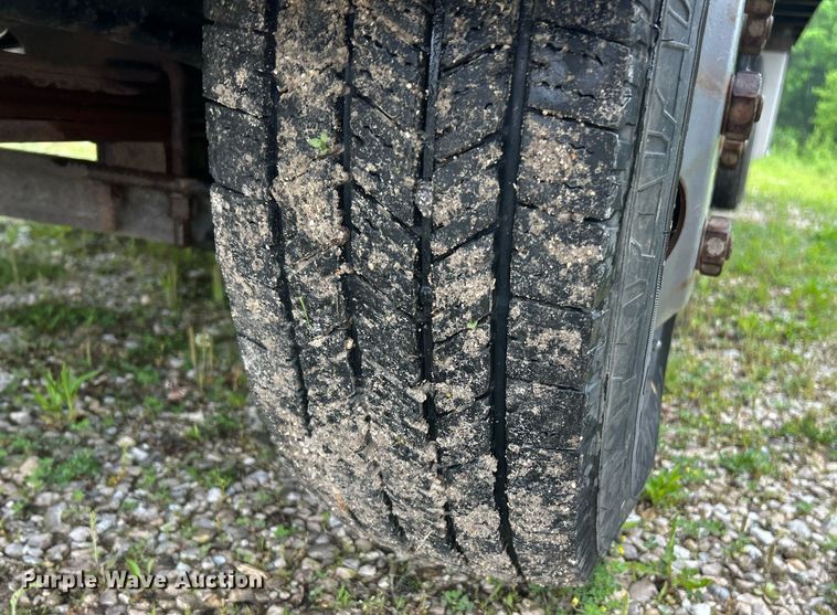 image for item EK8076 2007 UD Nissan UD1400 box truck