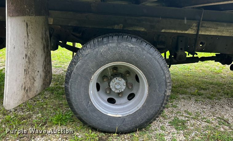 image for item EK8076 2007 UD Nissan UD1400 box truck