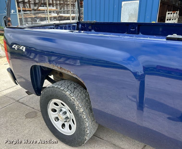 image for item EK8079 2013 Chevrolet Silverado 1500 pickup truck