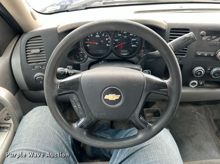 image for item EK8079 2013 Chevrolet Silverado 1500 pickup truck