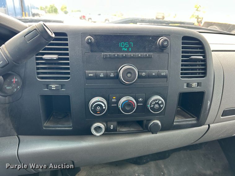 image for item EK8079 2013 Chevrolet Silverado 1500 pickup truck