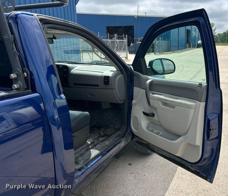 image for item EK8079 2013 Chevrolet Silverado 1500 pickup truck