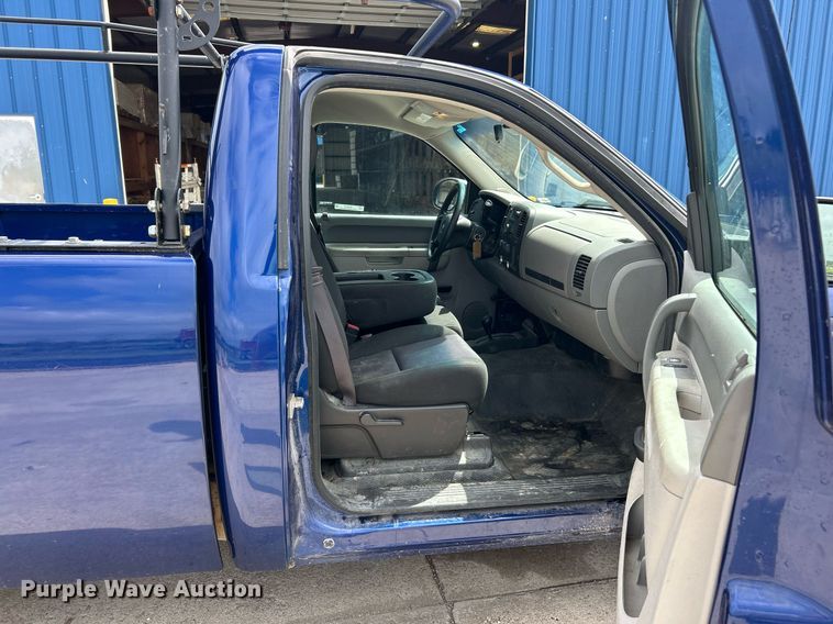 image for item EK8079 2013 Chevrolet Silverado 1500 pickup truck