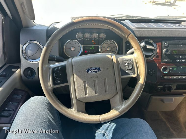 image for item EK8093 2008 Ford F250 Super Duty Lariat Crew Cab pickup truck
