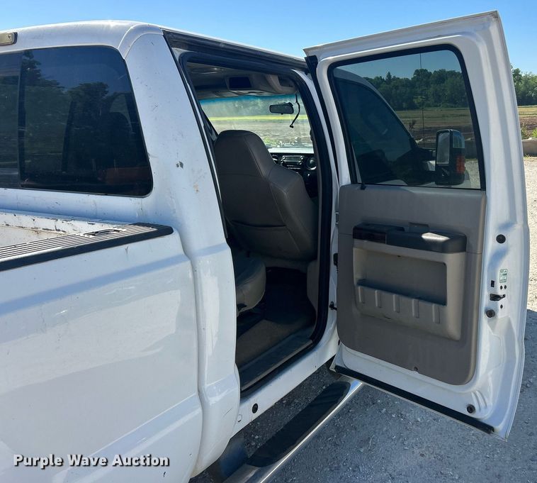 image for item EK8093 2008 Ford F250 Super Duty Lariat Crew Cab pickup truck