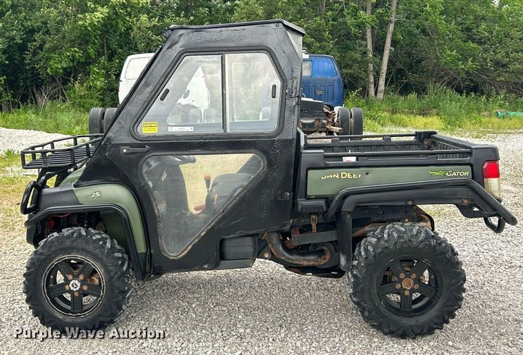 image for item EK8097 John Deere Gator 825i utility vehicle