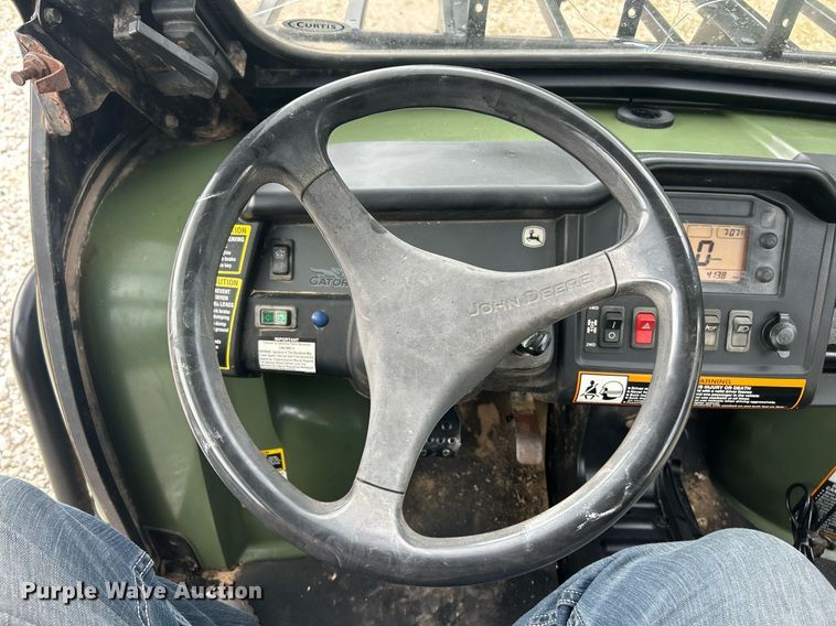 image for item EK8097 John Deere Gator 825i utility vehicle