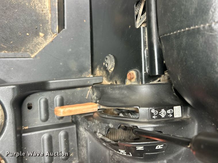 image for item EK8097 John Deere Gator 825i utility vehicle