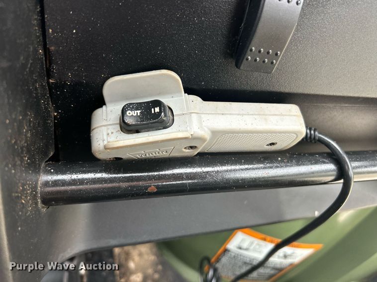 image for item EK8097 John Deere Gator 825i utility vehicle