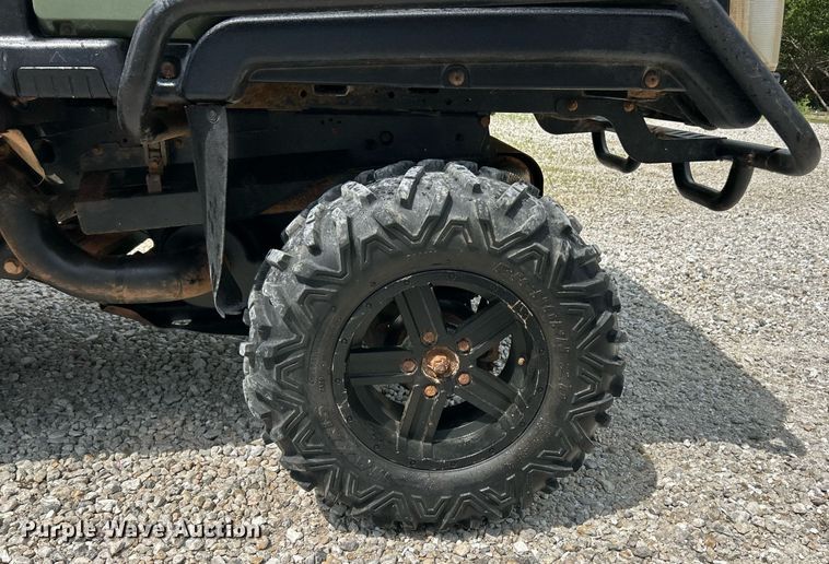 image for item EK8097 John Deere Gator 825i utility vehicle