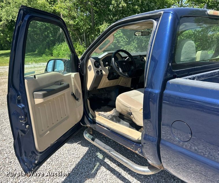 image for item EK8098 2008 Ford F250 Super Duty XL pickup truck