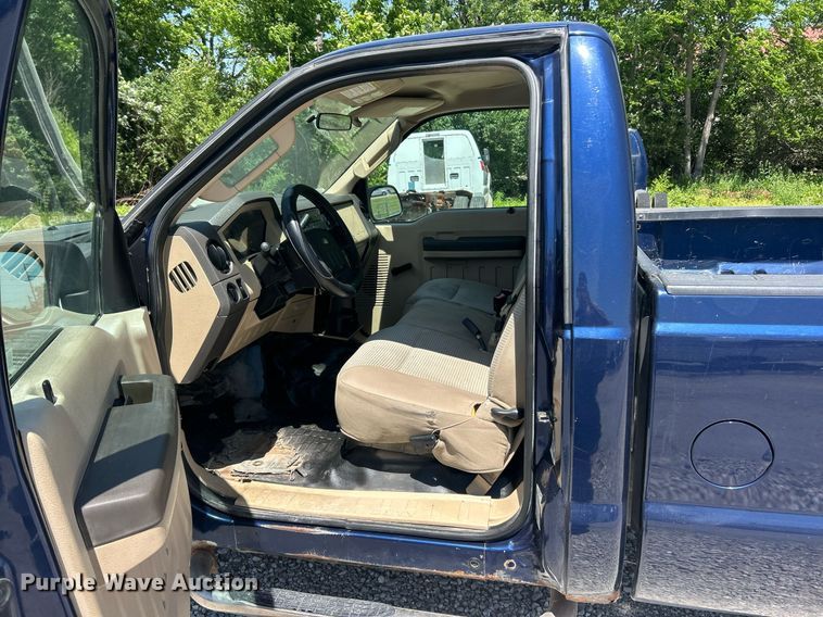 image for item EK8098 2008 Ford F250 Super Duty XL pickup truck