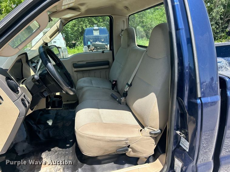 image for item EK8098 2008 Ford F250 Super Duty XL pickup truck